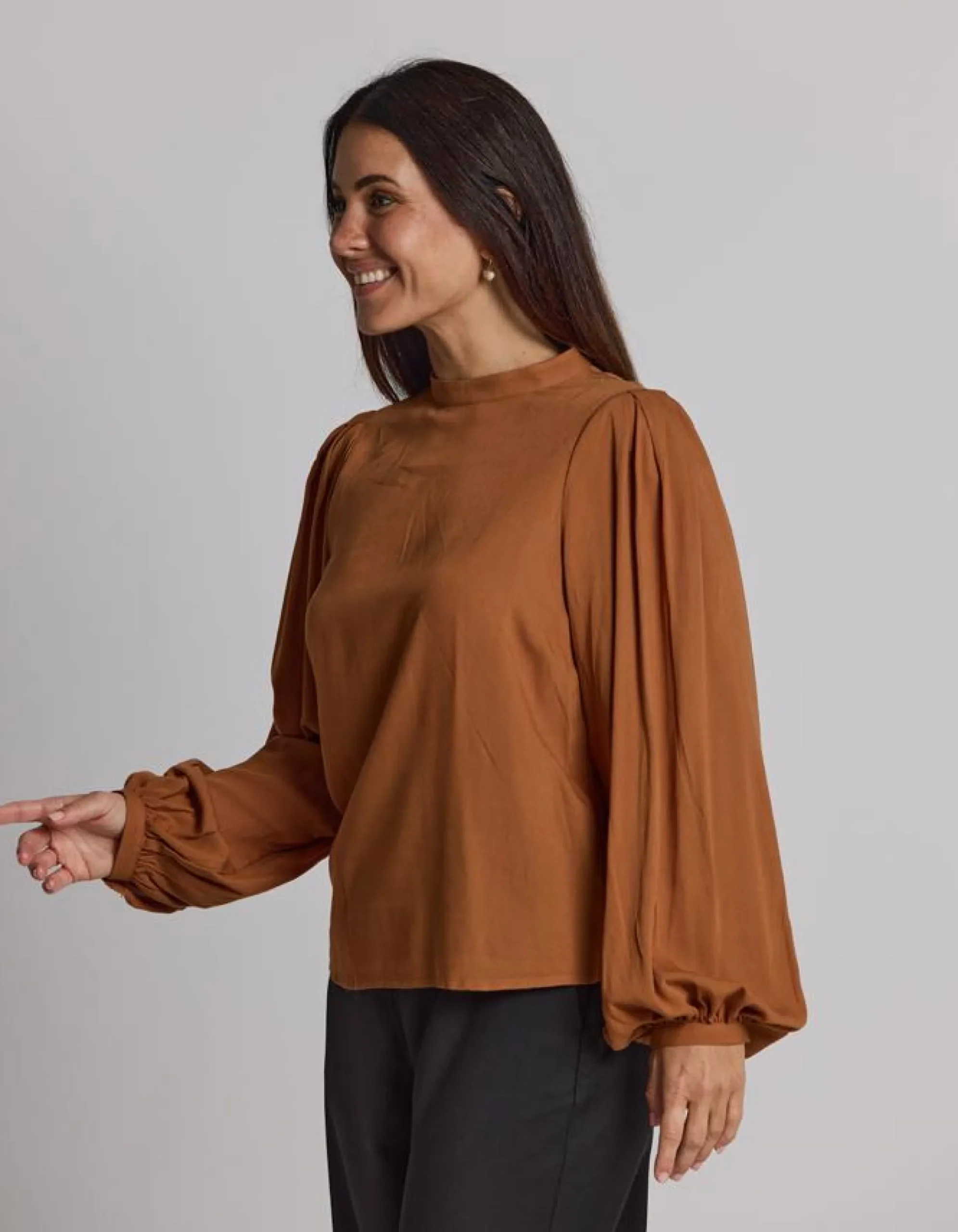 Bowery Blouse - Pecan
