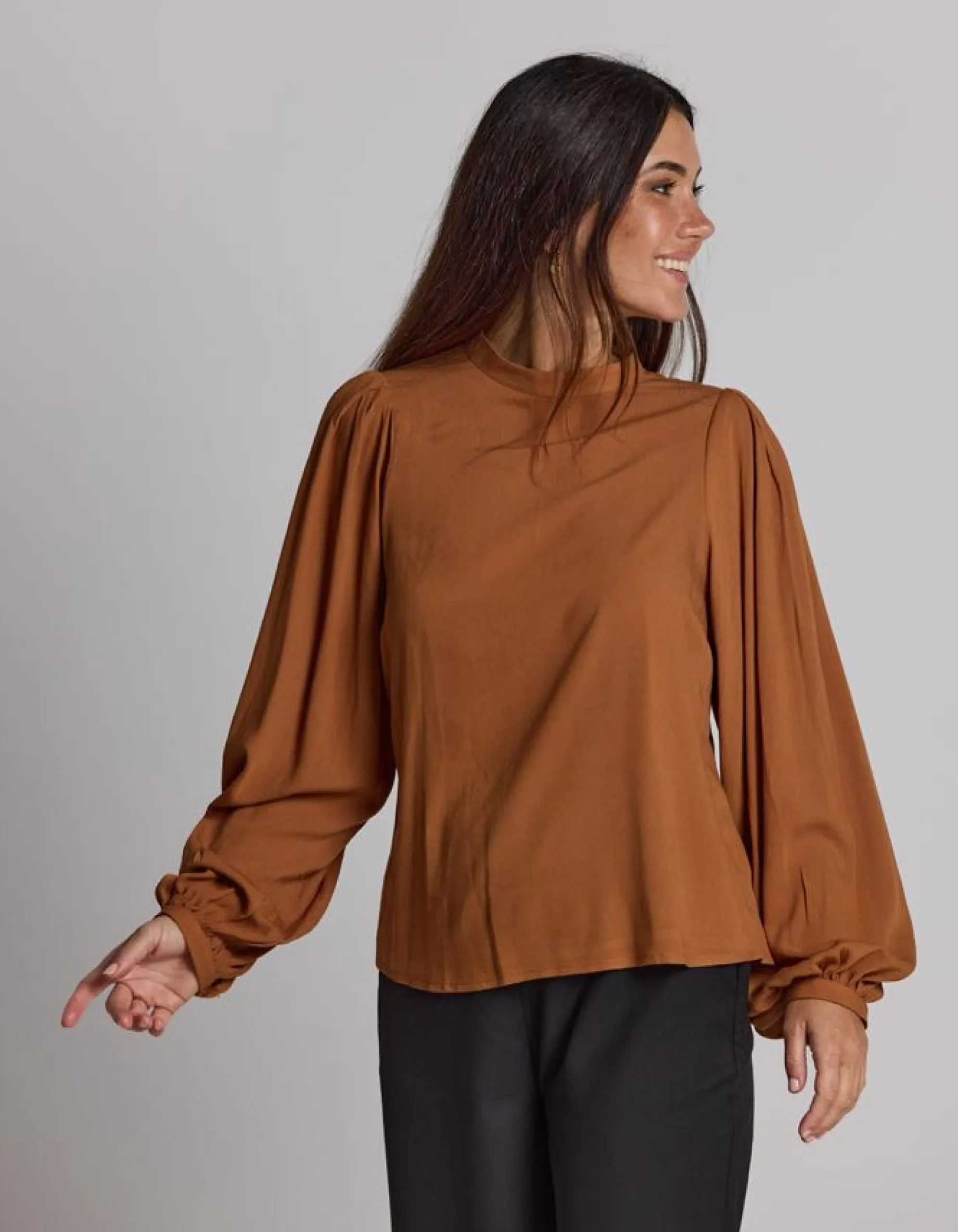 Bowery Blouse - Pecan