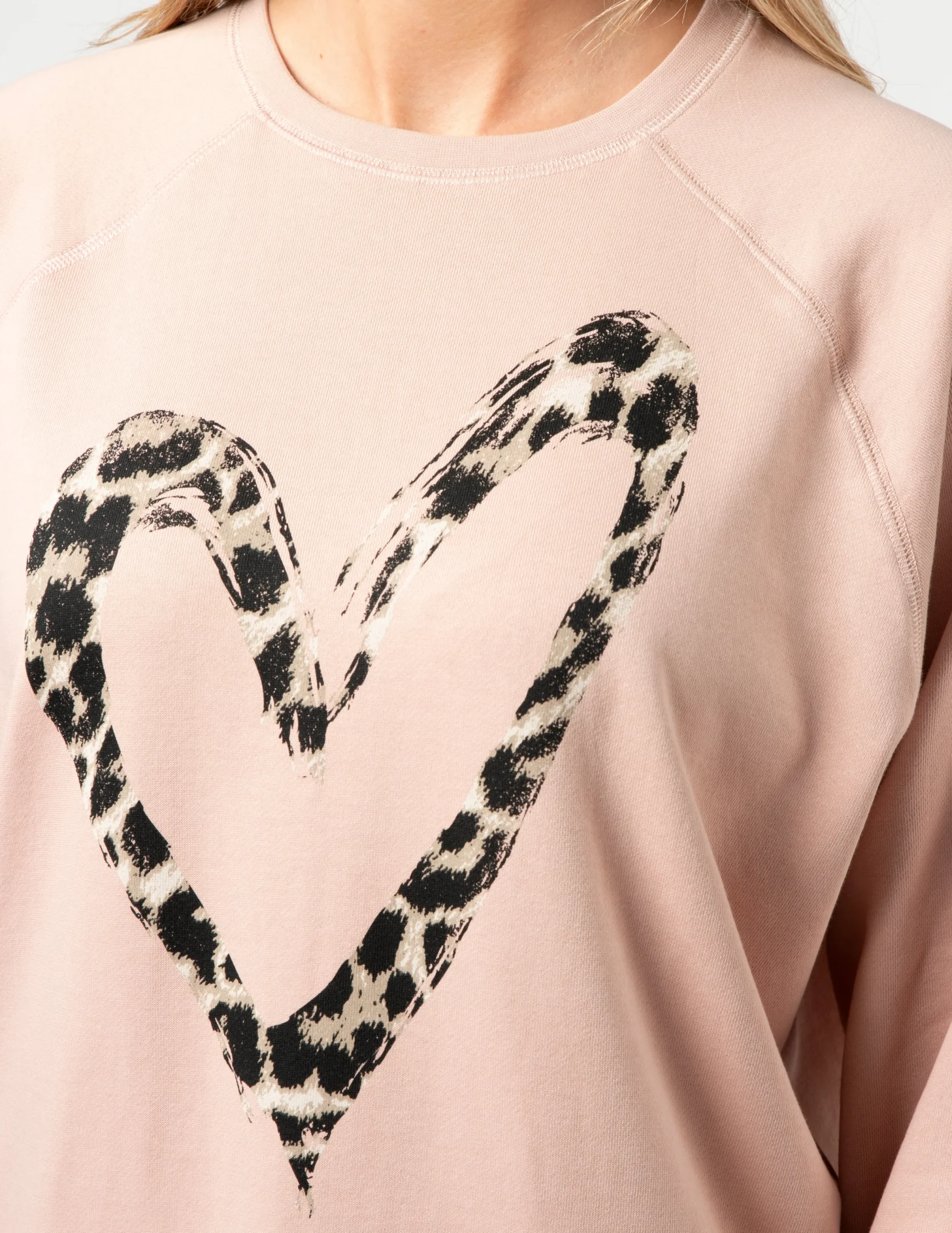 Everday Sweater - Blush Leopard Heart