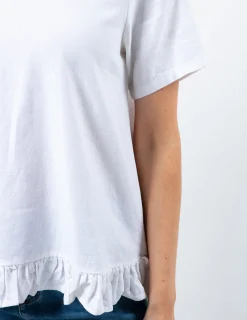 Frill Seeker - White