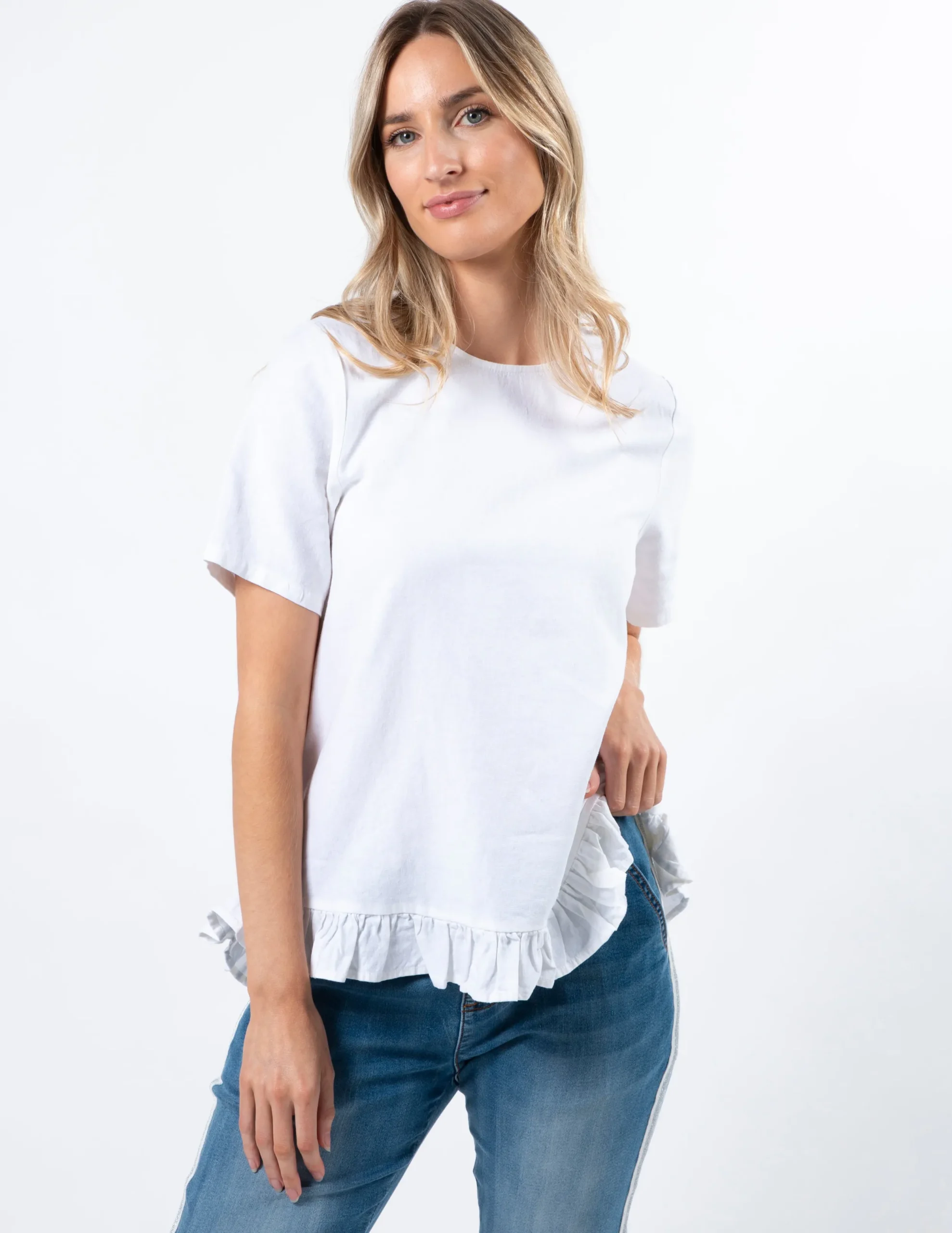 Frill Seeker - White