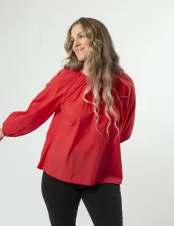 Muffy Top - Luscious Red