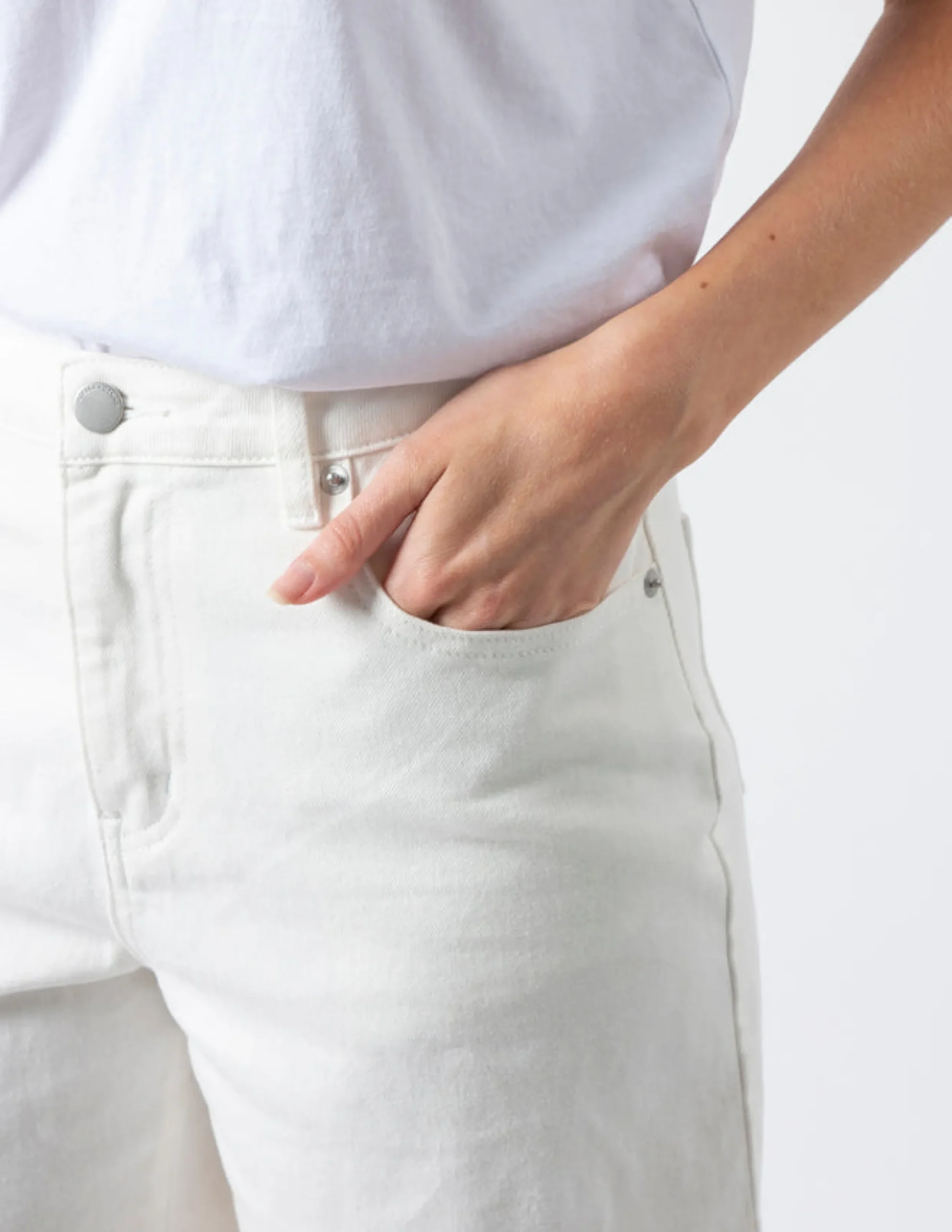 STELLA ESSENTIALS Emily Shorts - True White