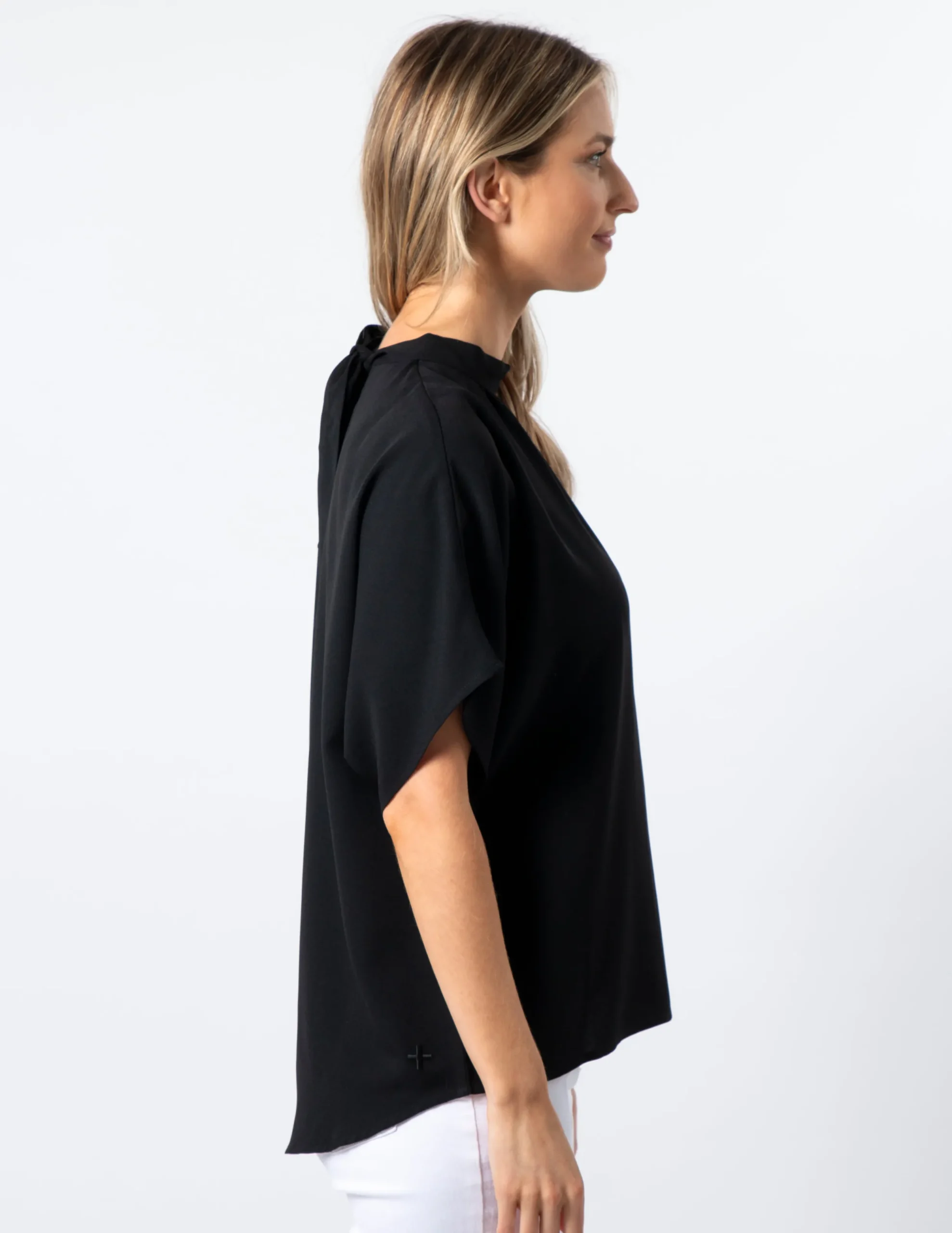 STELLA ESSENTIALS Giovana Blouse - Black