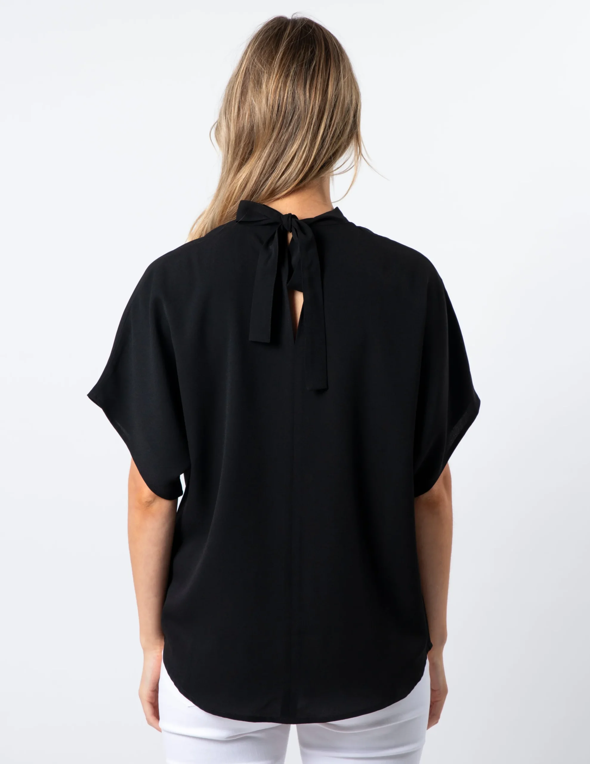 STELLA ESSENTIALS Giovana Blouse - Black