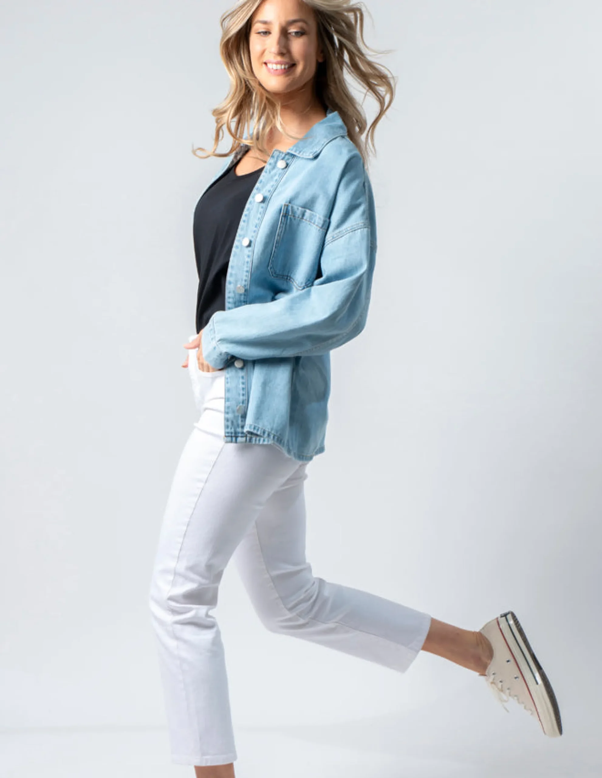 STELLA ESSENTIALS Zippy Shirt - Light Wash