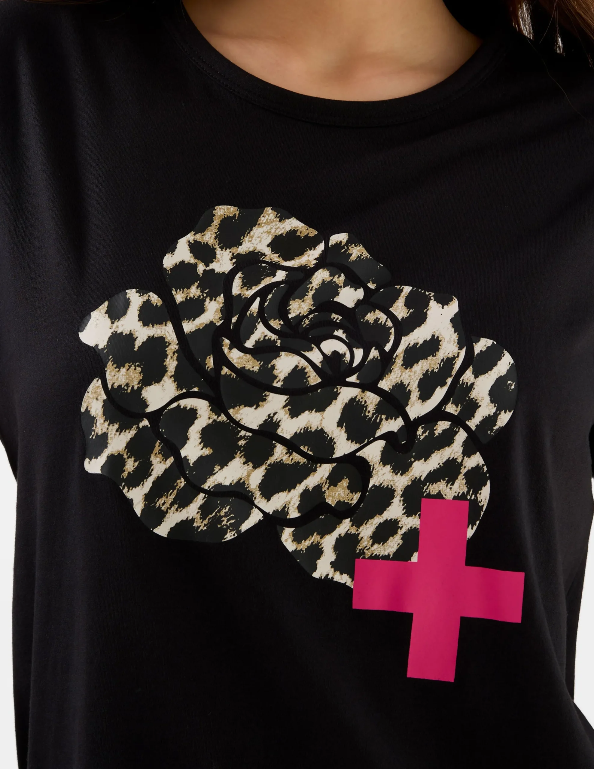 T-Shirt - Black Leopard Flower